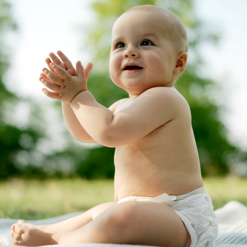 baby clapping